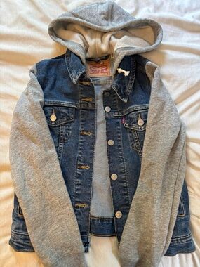 Levi’s Women’s Denim Jacket Never Worn